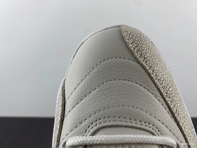 1st Kicks Jordan OVO Retro 873864-102 12 White 0716